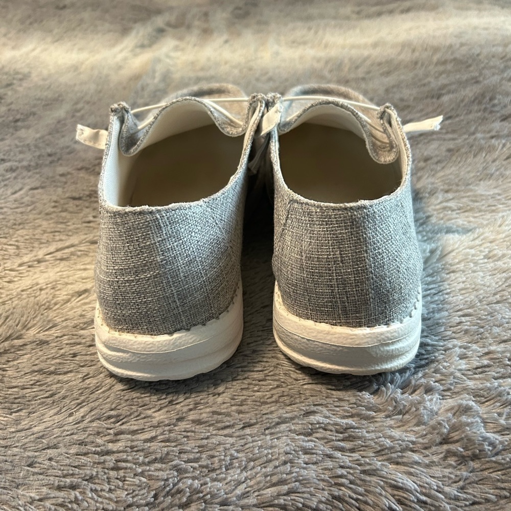 Women’s Shoes - Picture 4 of 11